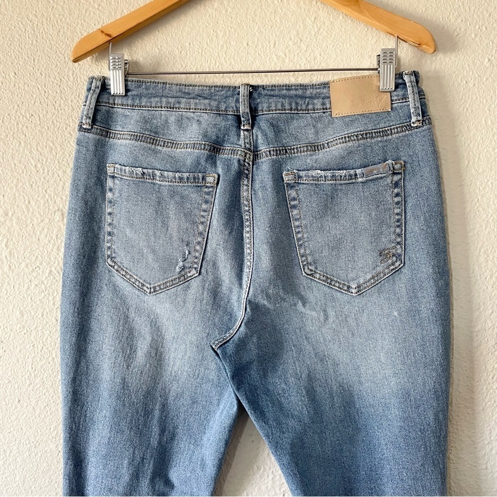 Seven7 Slim Flare Jeans Women’s 10 Blue Light Wash High Rise Ripped Boho Stretch - Picture 7 of 12